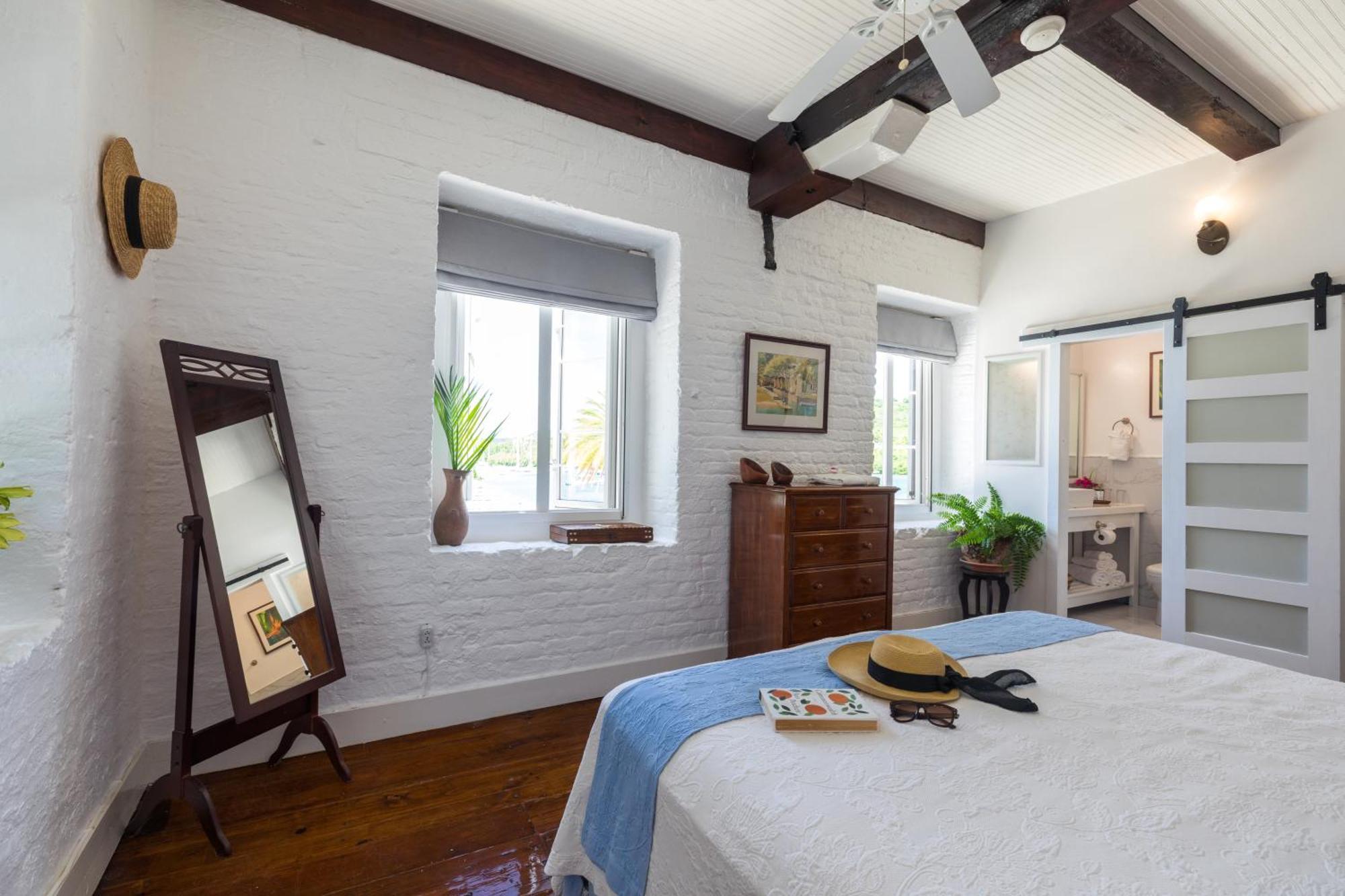 Admiral'S Inn And Gunpowder Suites English Harbour Extérieur photo